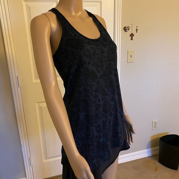EUC RARE Lululemon Tank - Picture 8 of 8